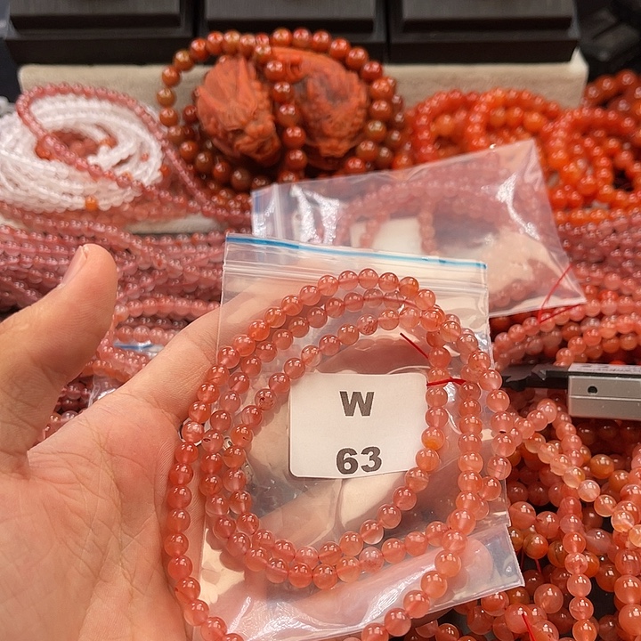 南红玛瑙未镶嵌多样性发货默认微瑕称重6mm