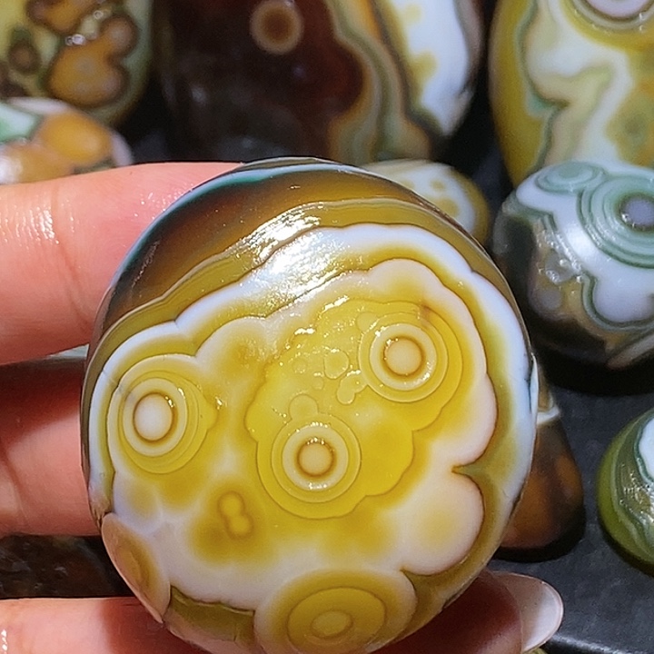 玛瑙/玉髓未镶嵌珠宝奇石125