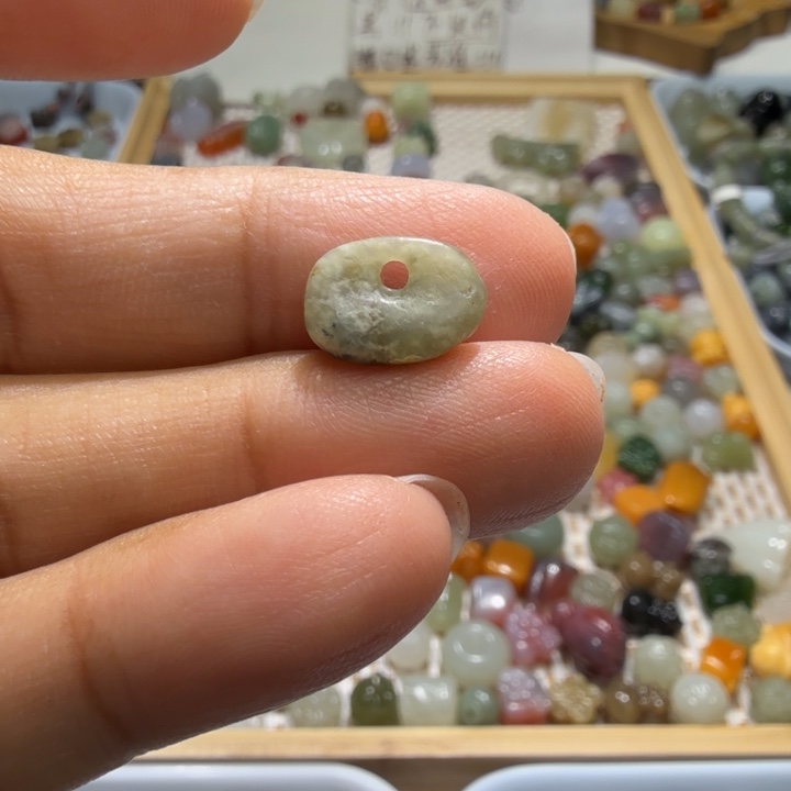 和田玉未镶嵌珠宝半成品