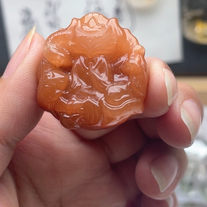 未镶嵌颈饰紫晶   
