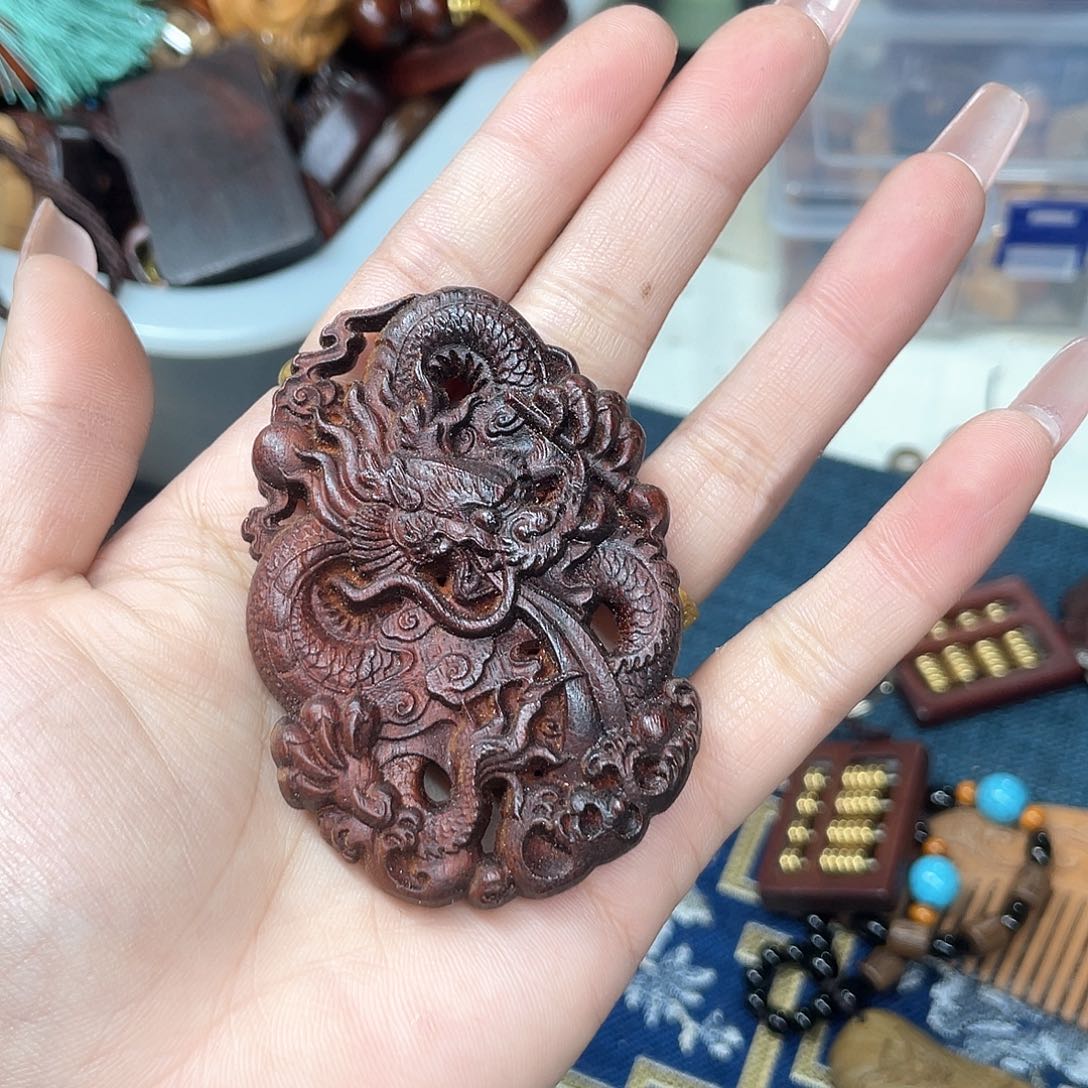 维腊木（绿檀）无事牌