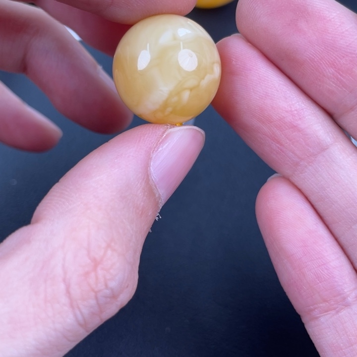 琥珀裸石未镶嵌天然38