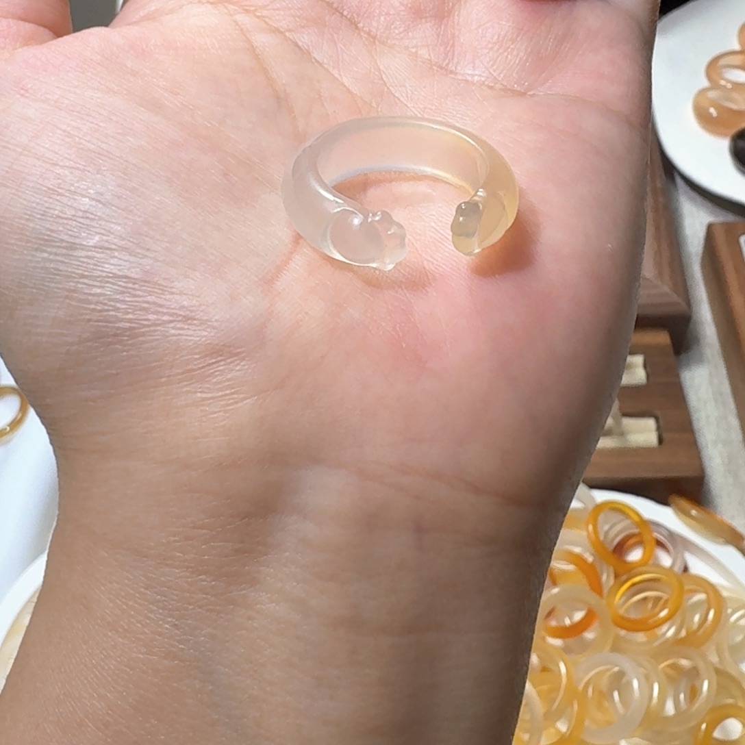 未镶嵌戒指玛瑙/玉髓627港18小包容