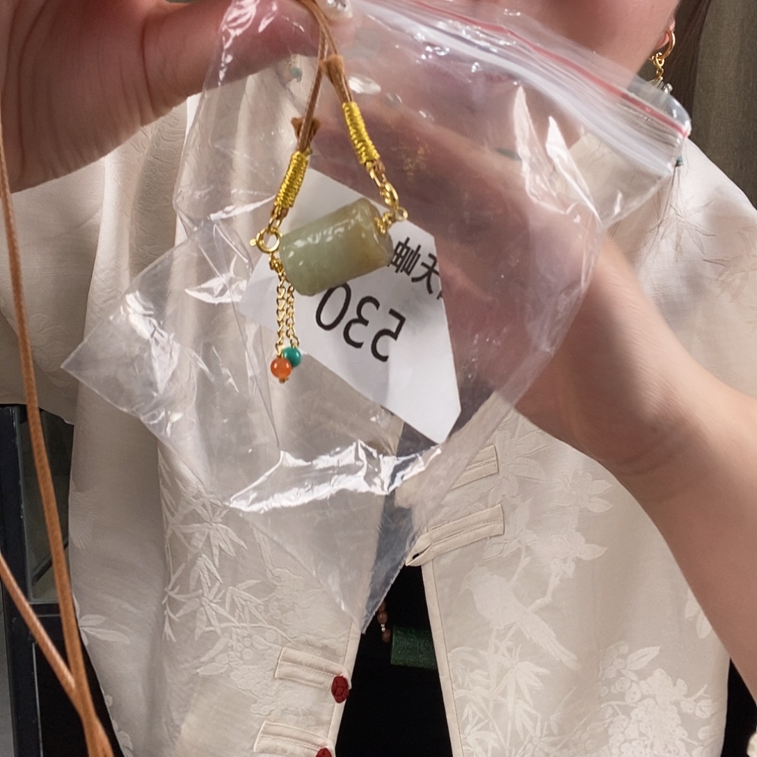 J***y和田玉未镶嵌颈饰