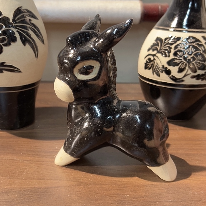 磁州窑手工小倔驴一个