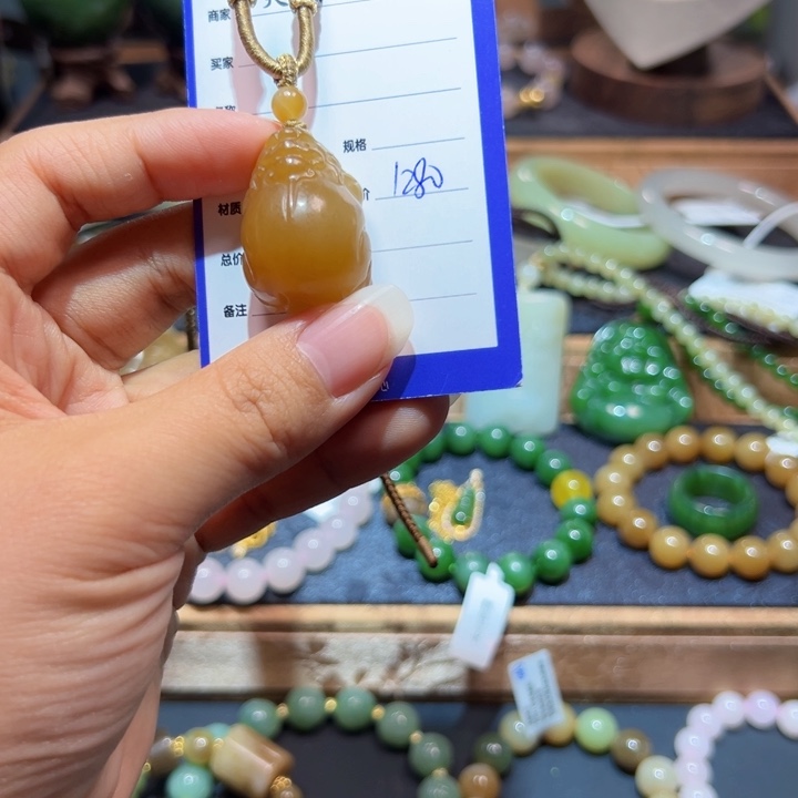 颈饰未镶嵌和田玉