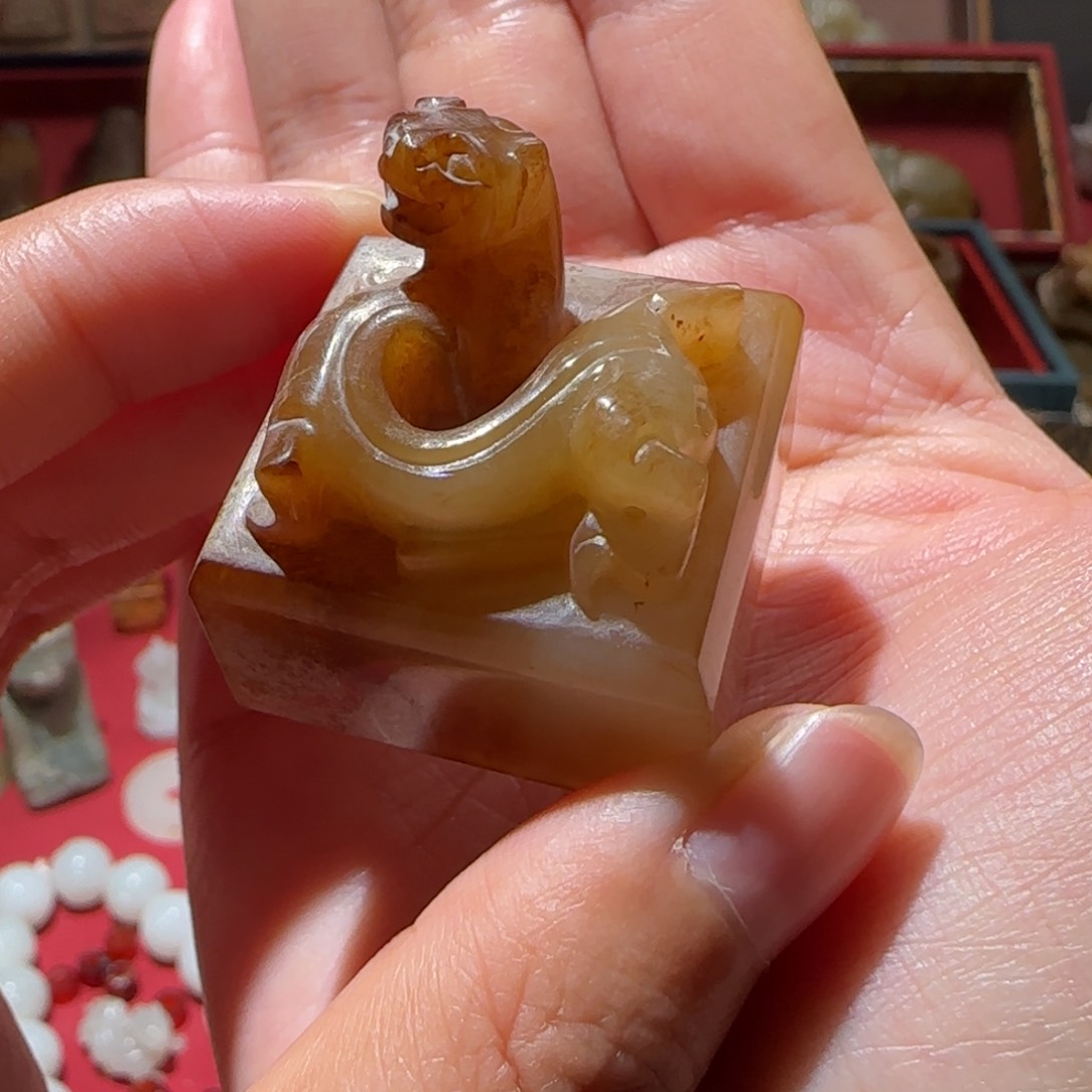 和田玉挂件未镶嵌涅****）