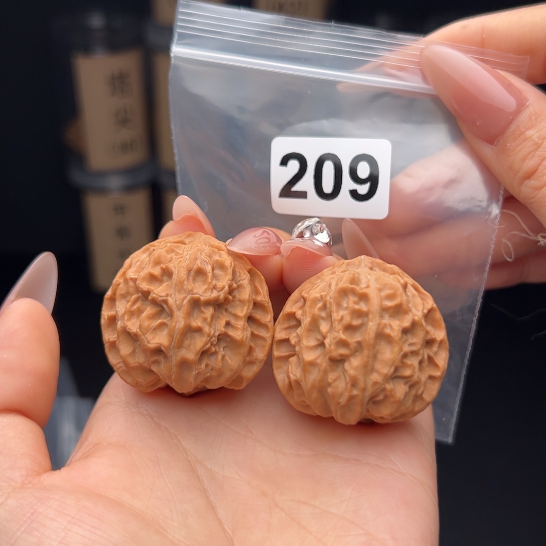 花***～文玩核桃吊坠苹果圆