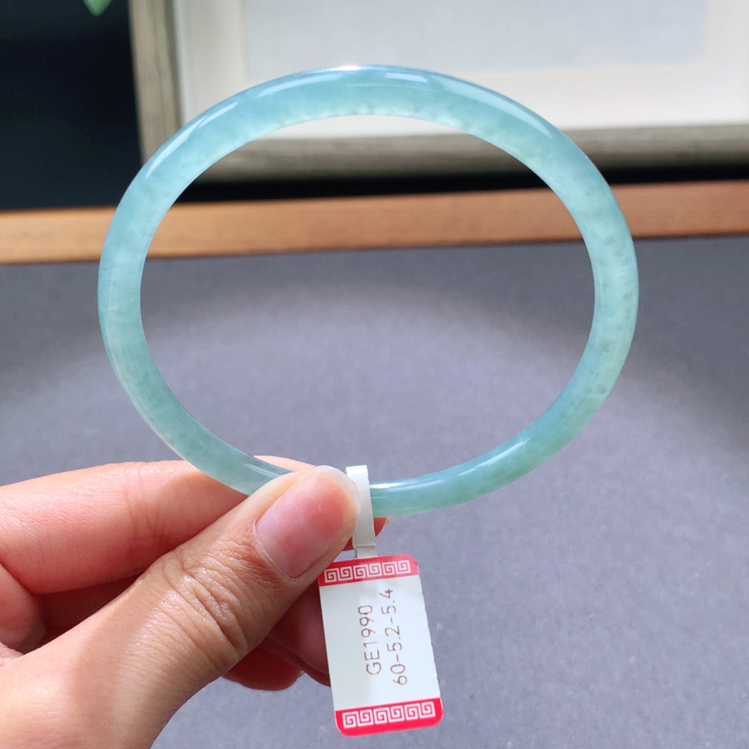 翡翠手镯未镶嵌天然翡翠手镯叮当镯