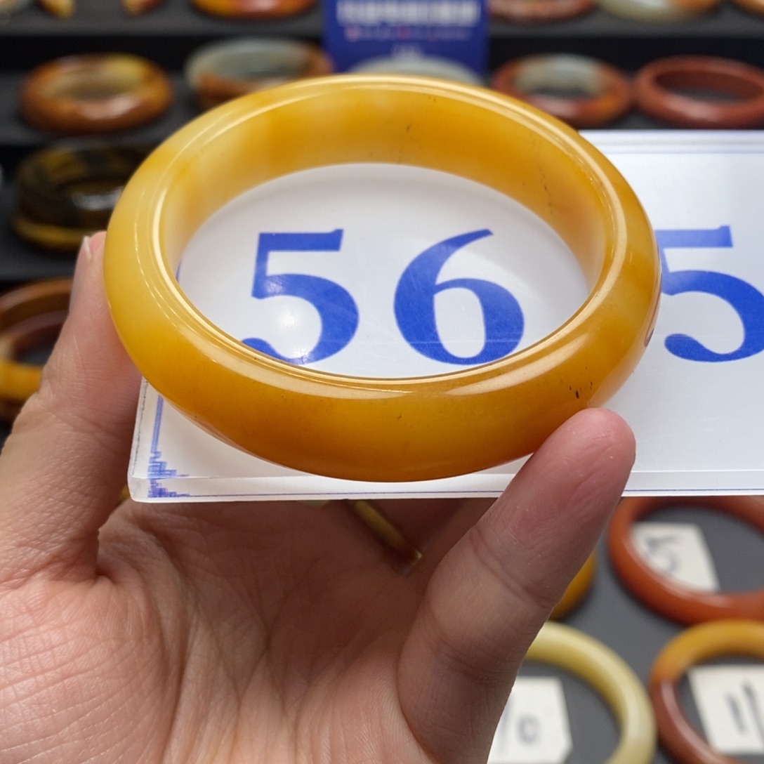 石英质玉（黄龙玉）手镯未镶嵌