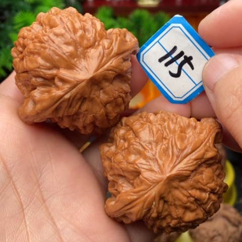 文玩核桃吊坠龙鼎53