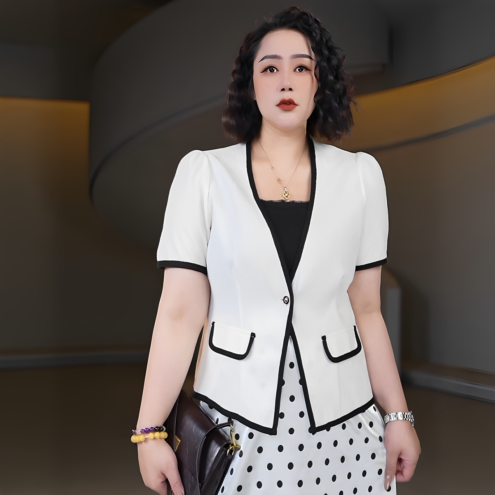 伊馨大码女装胖mm小香风高级感外套女夏季显瘦百搭气质减龄外套