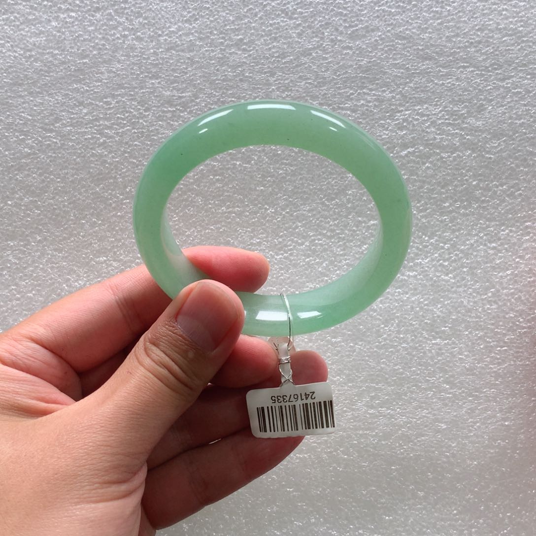 石英质玉手镯未镶嵌青青5758-多人