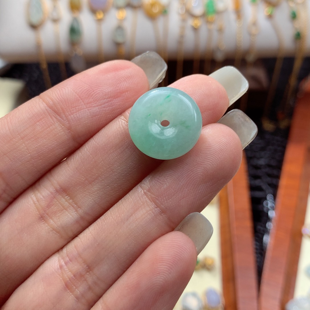 翡翠颈饰18K金镶嵌樊*花翡翠