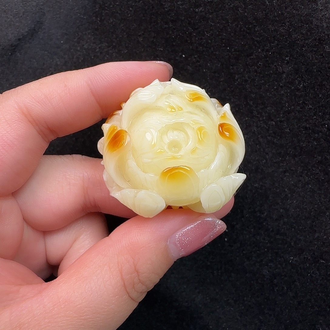 蜜蜡未镶嵌珠宝奇石
