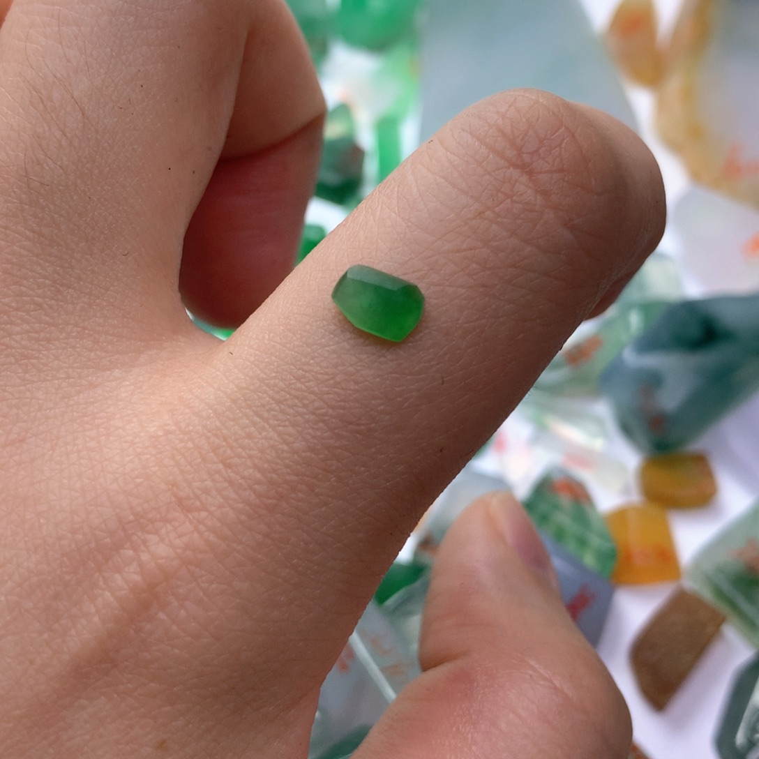 定制翡翠未镶嵌缅甸翡翠原石