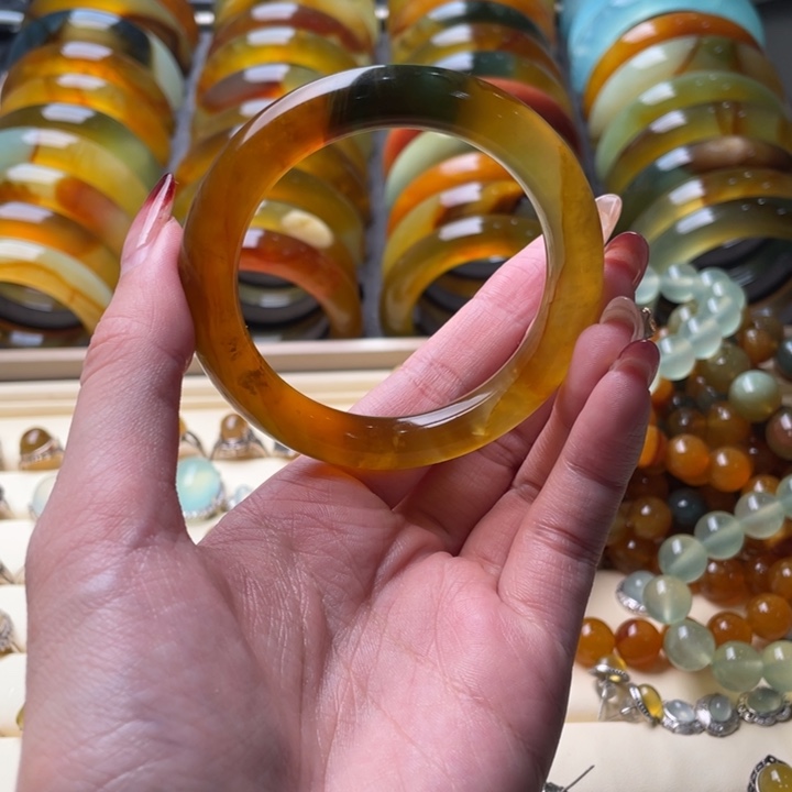 蛇纹石玉手镯未镶嵌53.3