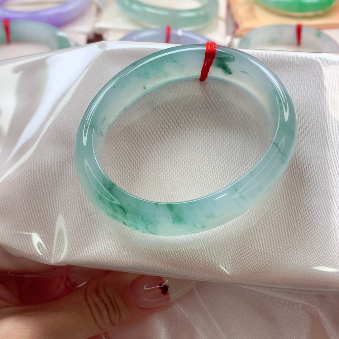 翡翠手镯未镶嵌小万战斗机 灵