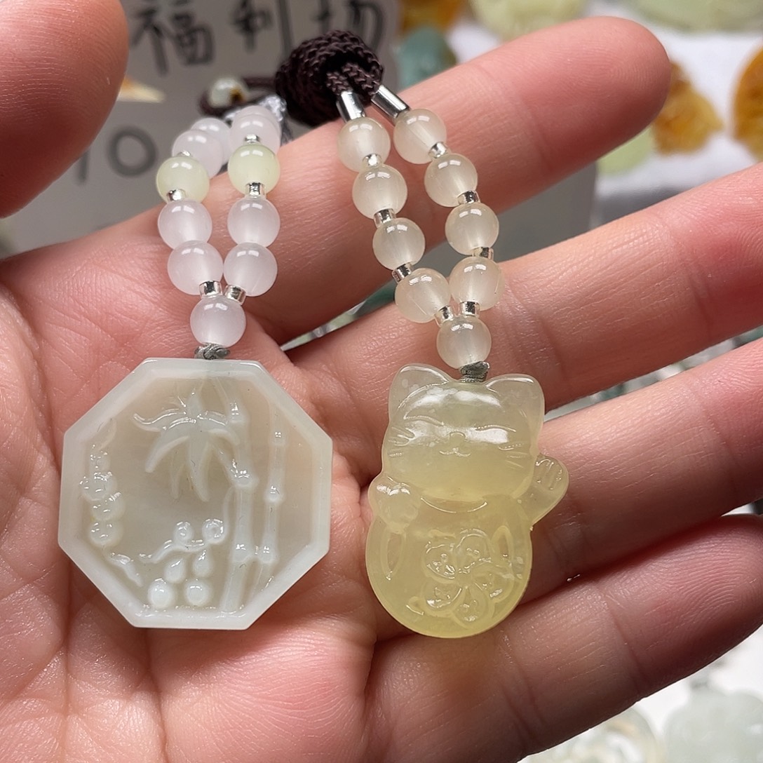 南***.蛇纹石玉未镶嵌颈饰