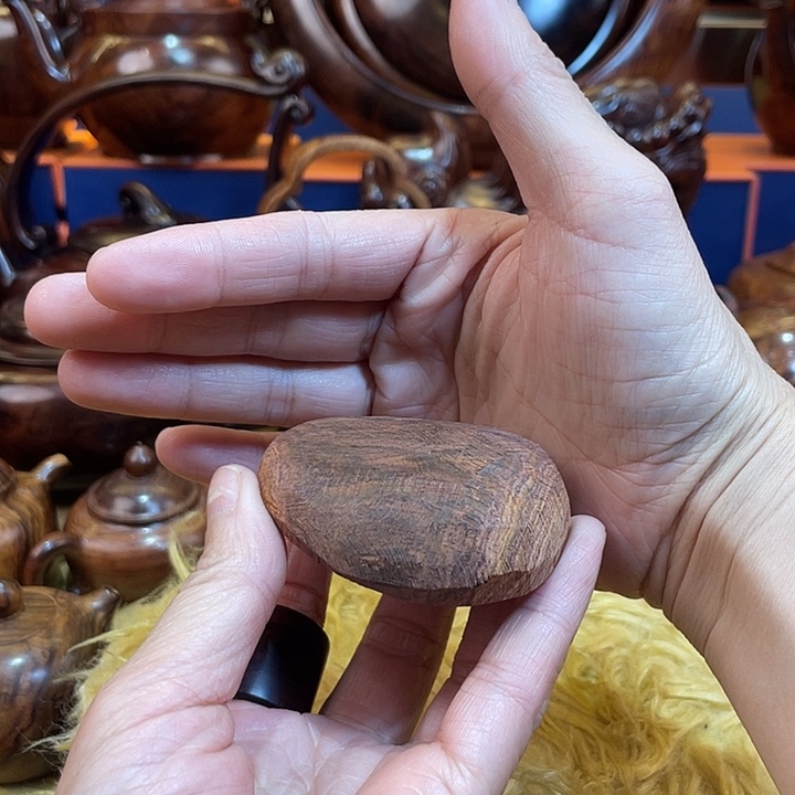 兰***尼黄花梨/降香黄檀摆件