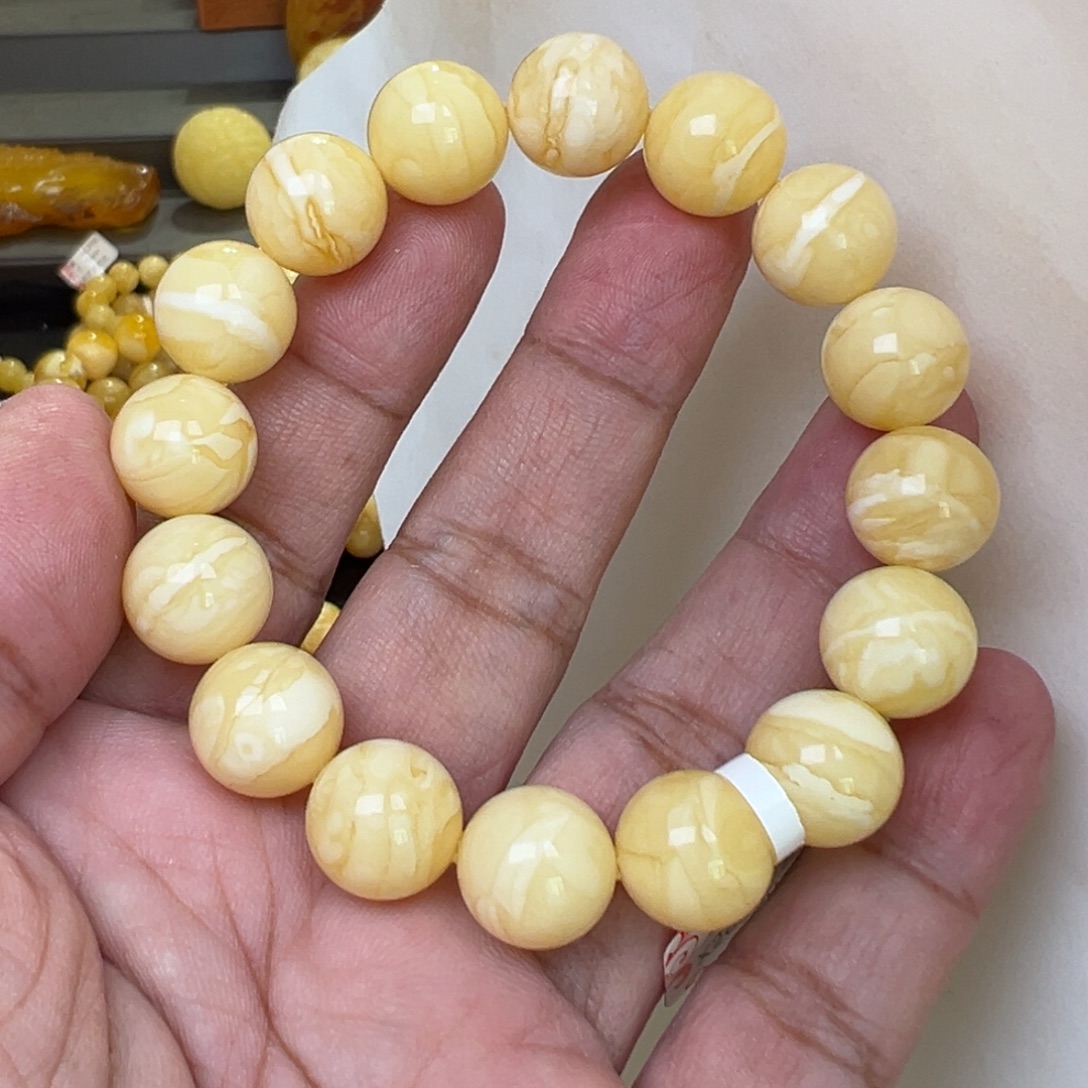 蜜蜡未镶嵌裸石13加20.54克