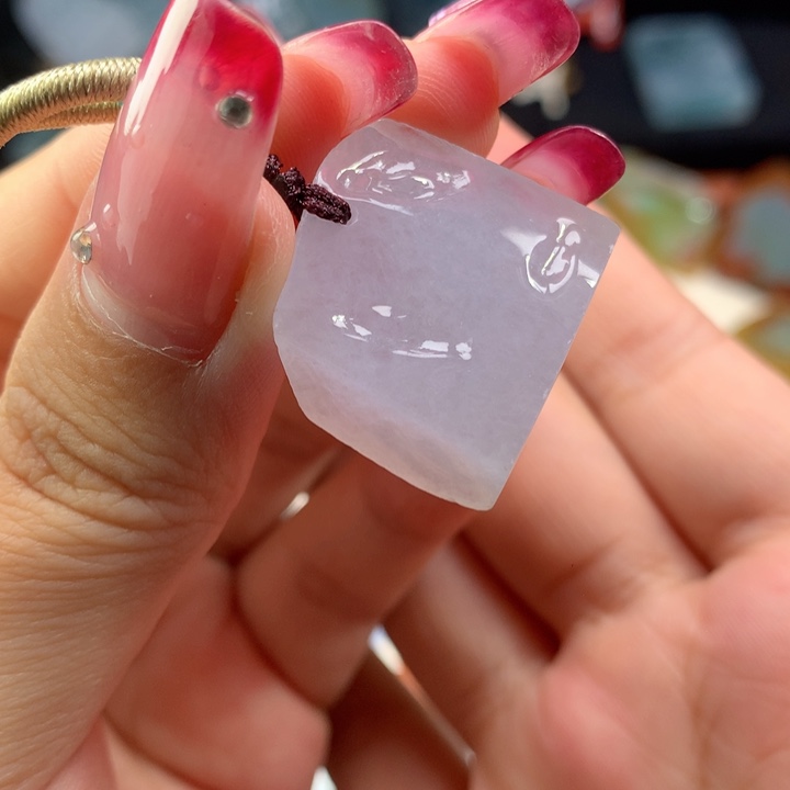 颈饰未镶嵌翡翠好