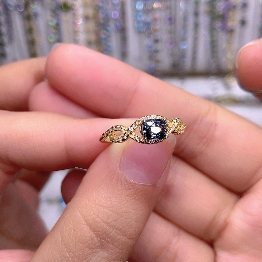 戒指银S925镶嵌尖晶石