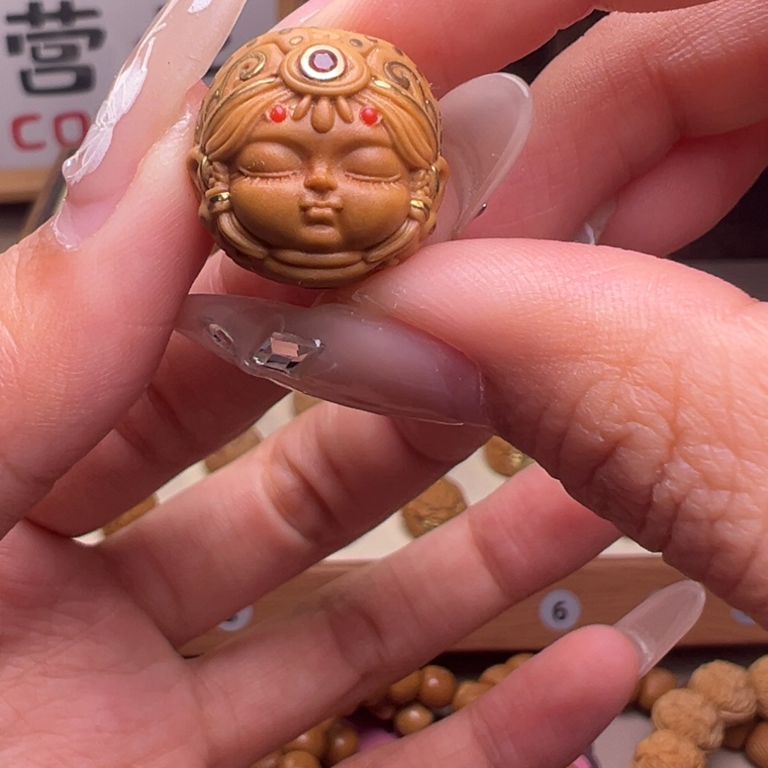 文玩核桃把件镶嵌款扎基拉姆18左右尺寸有正常封口线