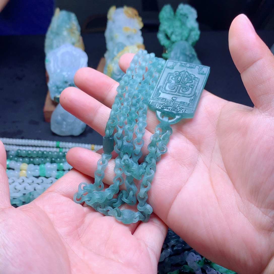 购***人定制翡翠未镶嵌翡翠