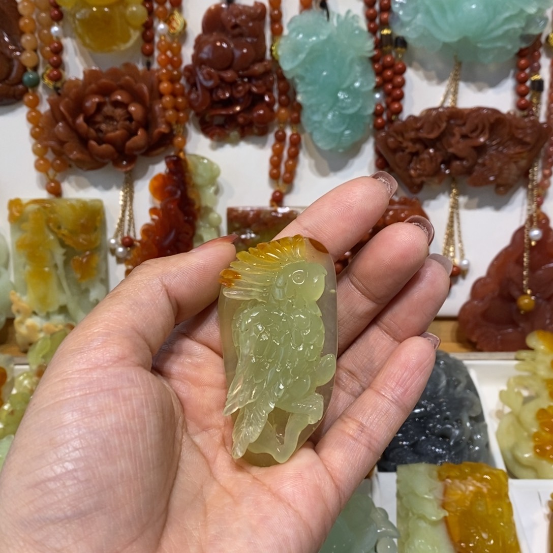 未镶嵌蛇纹石玉颈饰
