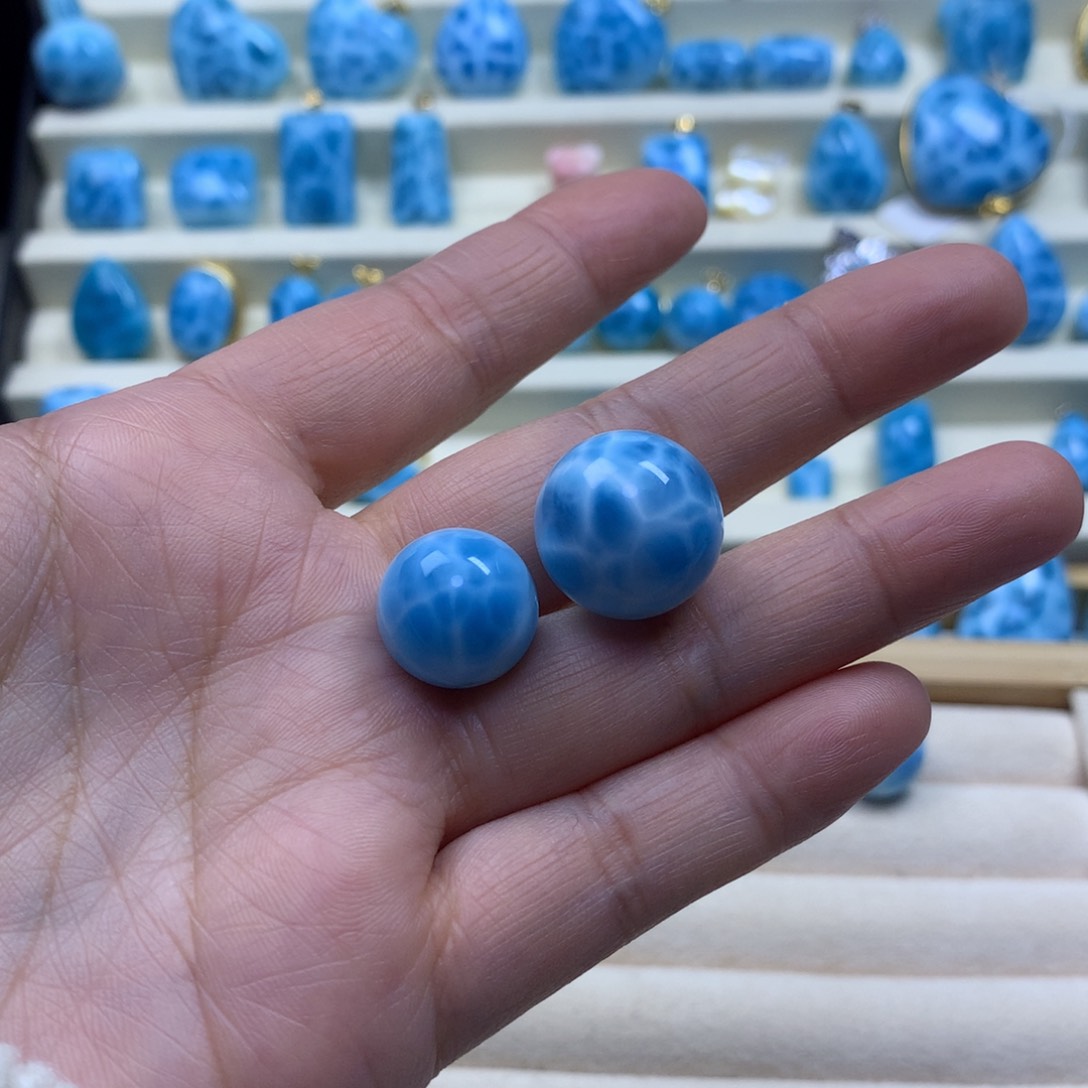 针钠钙石（海纹石）珠宝半成品未镶嵌花****人