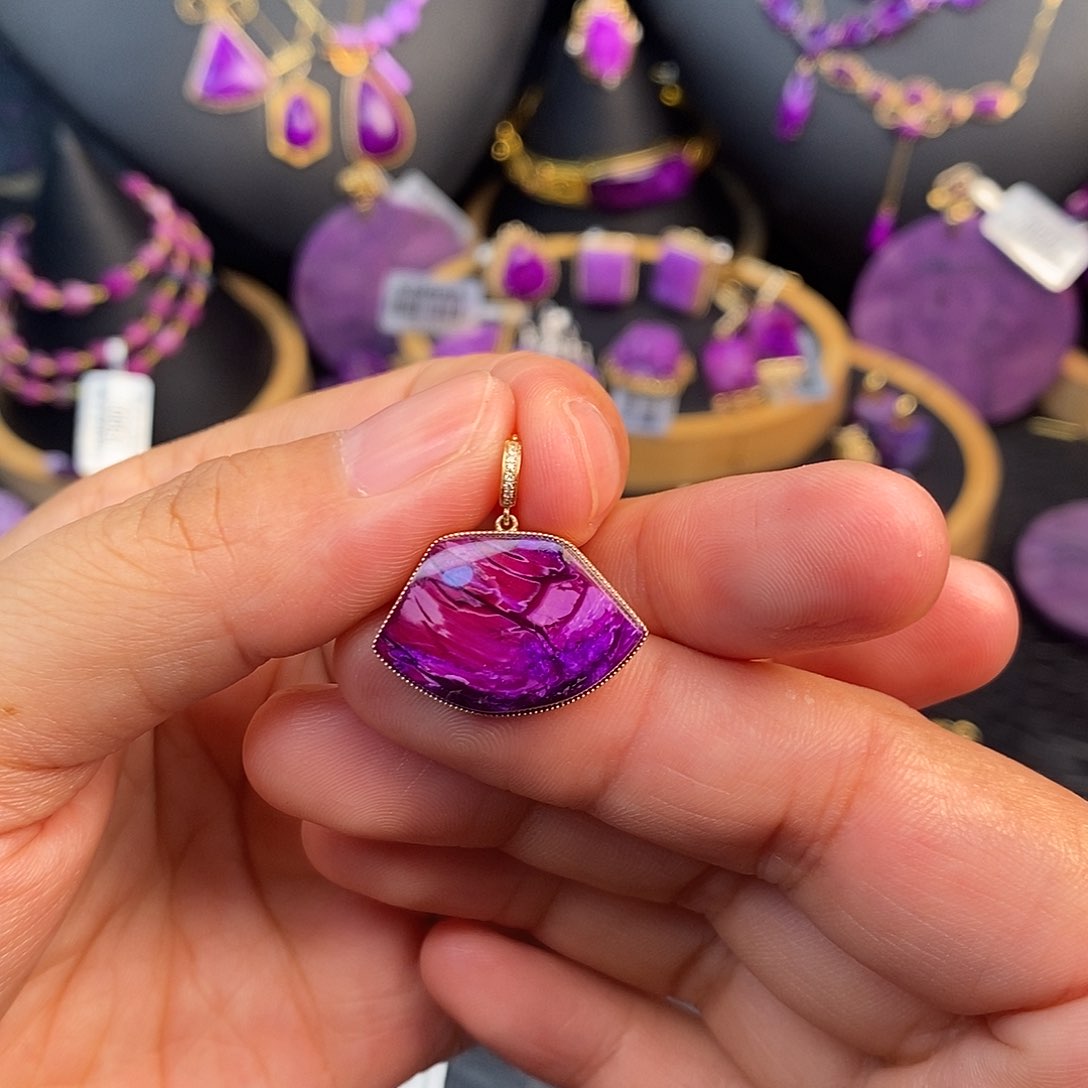 18K金镶嵌苏纪石（舒俱来）吊坠