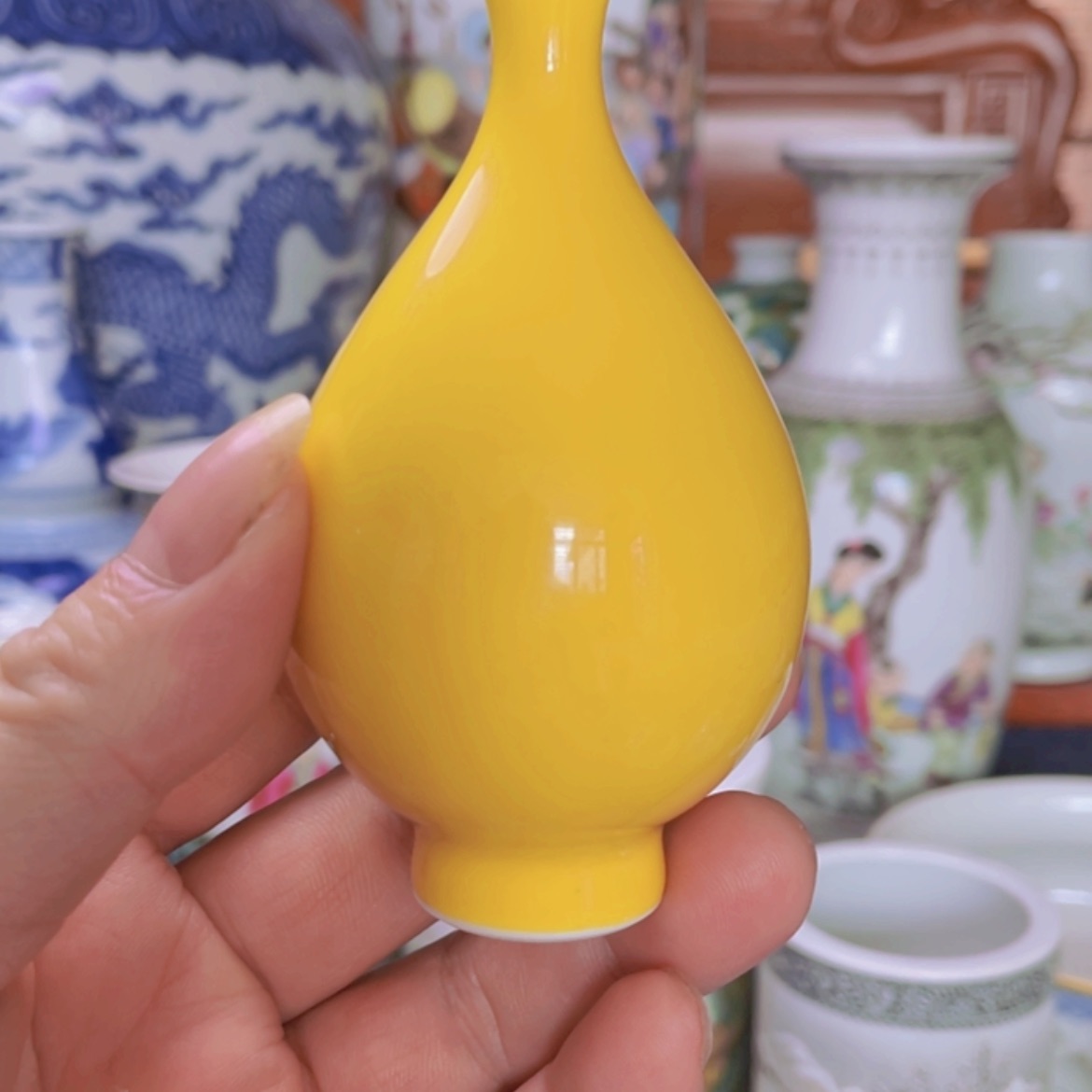 【闪购商品】盘橘皮色釉小瓷瓶一个