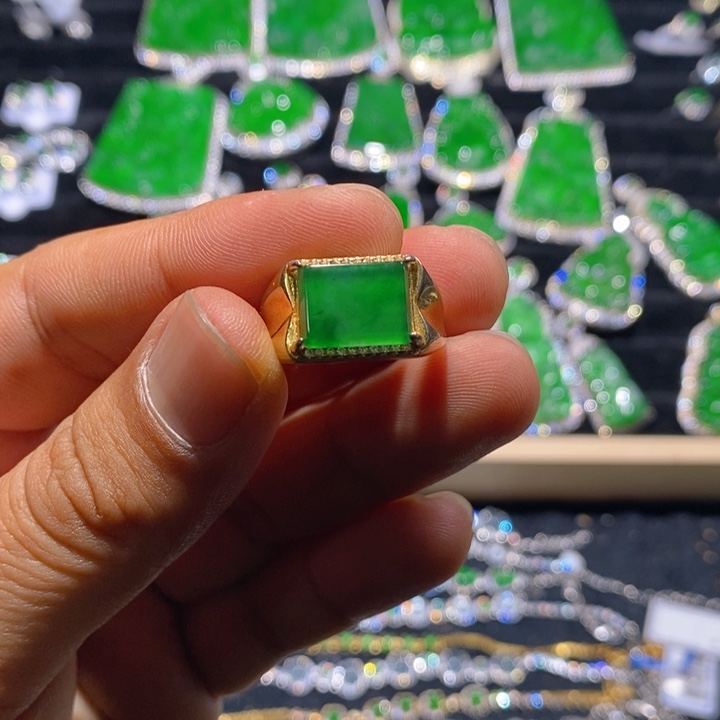 翡翠戒指未镶嵌天然A货翡翠