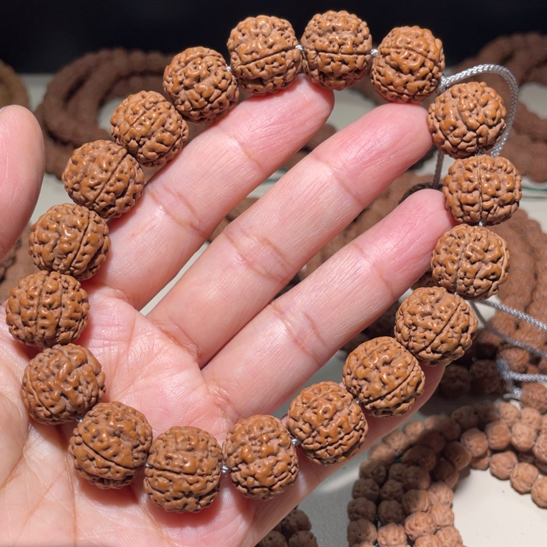 金刚菩提吊坠跳跳龙手串15.8