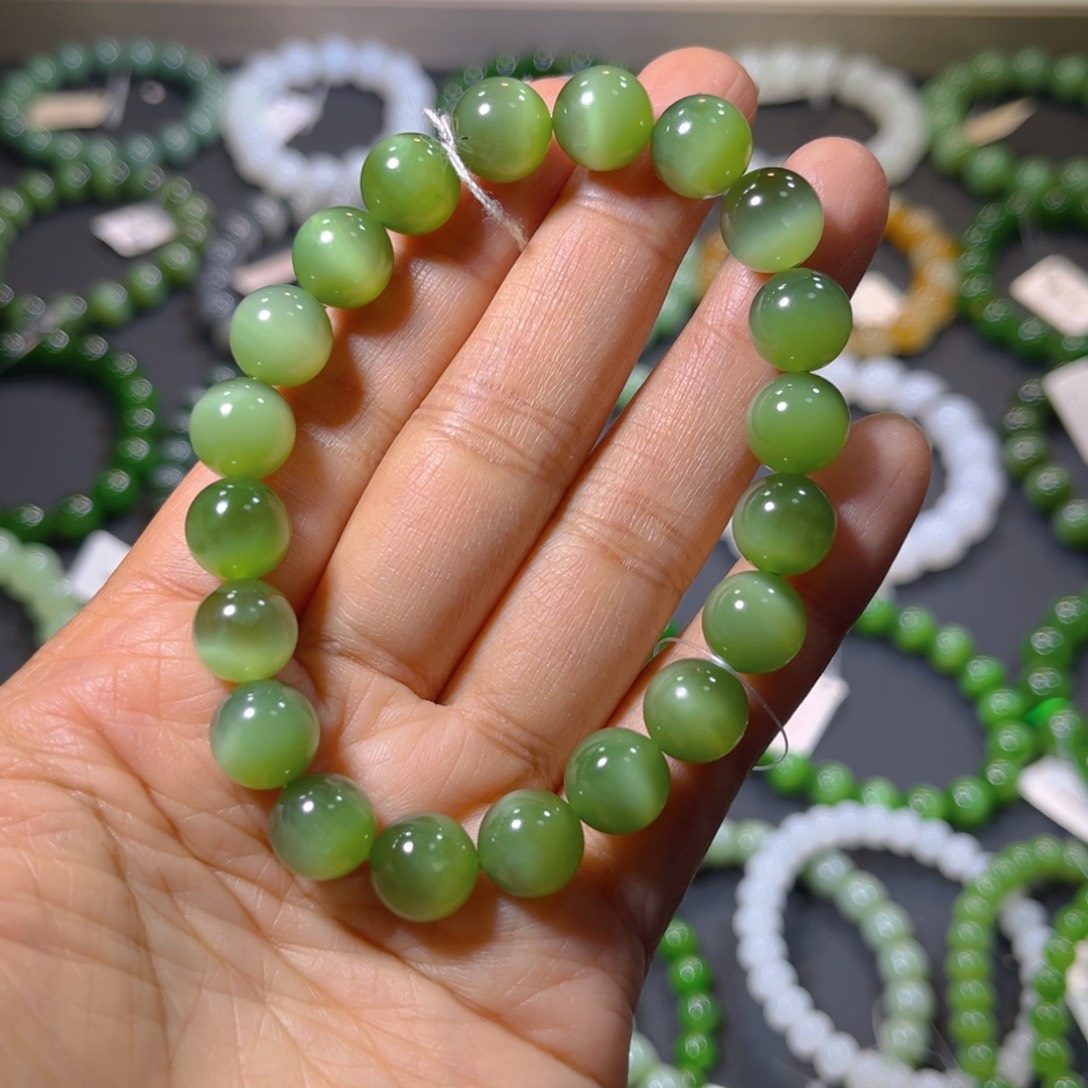 一***登和田玉未镶嵌手链