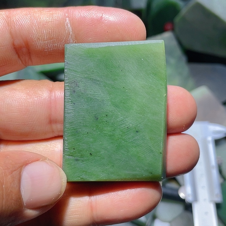 和田玉（碧玉）未镶嵌珠宝奇石