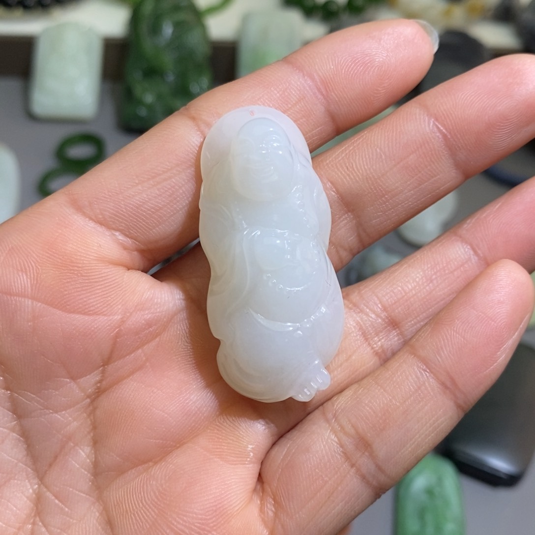 和田玉未镶嵌颈饰究*