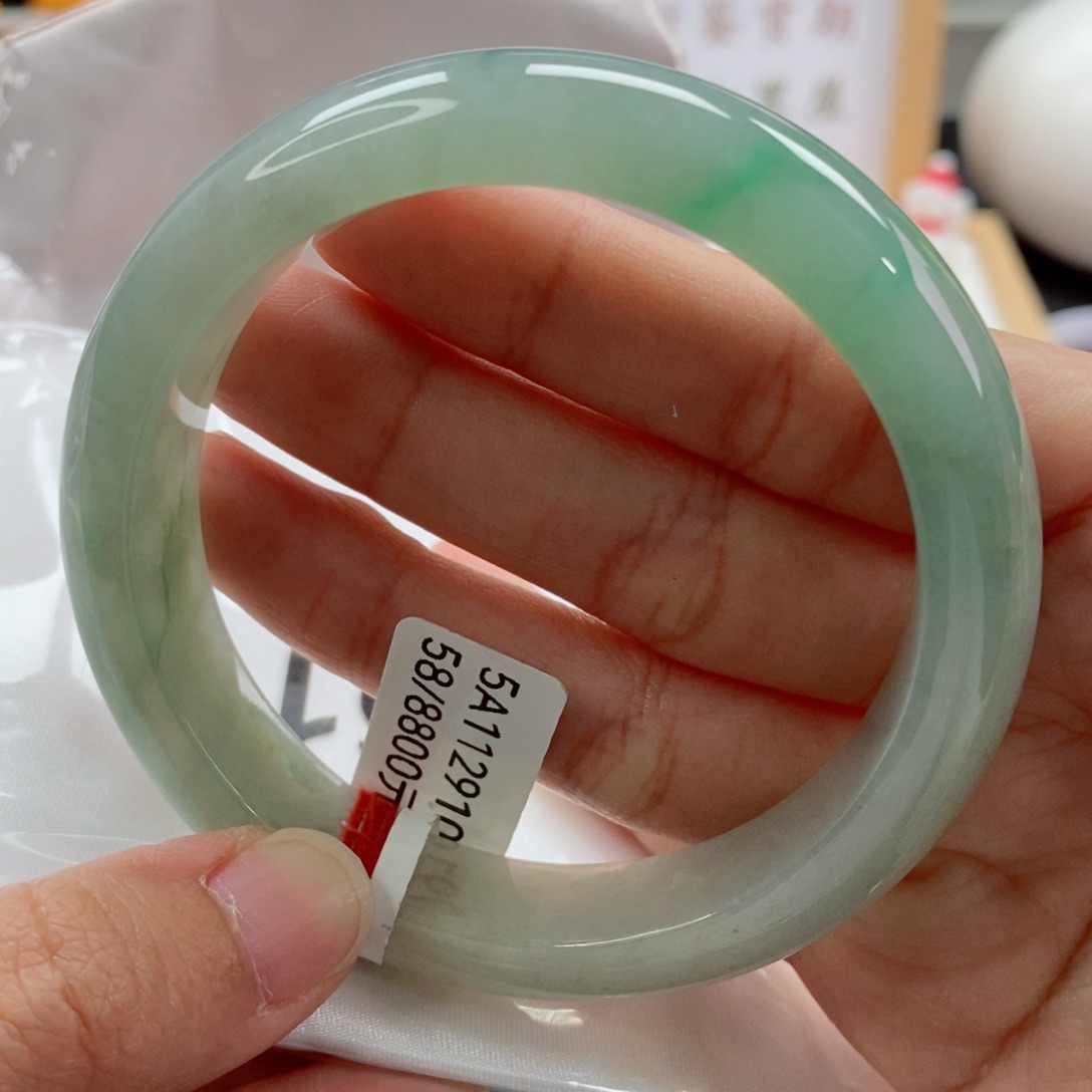 翡翠手镯未镶嵌天然A货翡翠