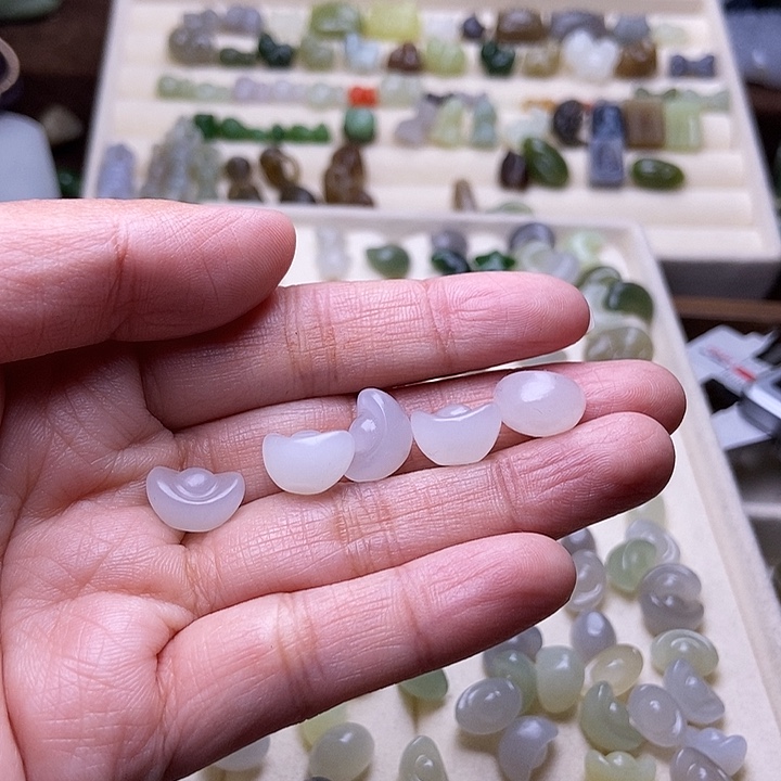 1***℃和田玉未镶嵌手链