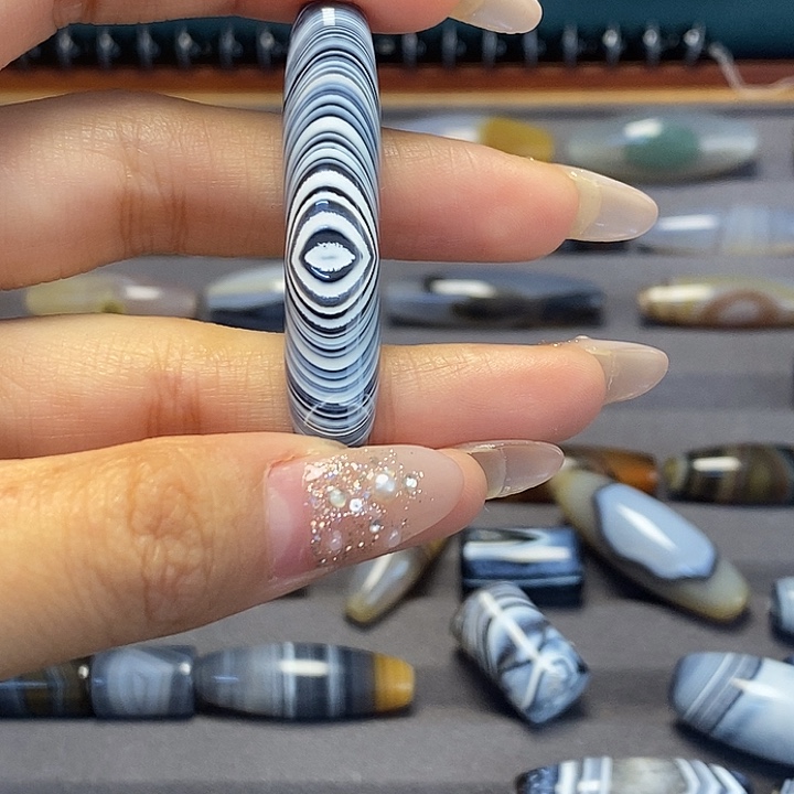 玉***龙玛瑙/玉髓合金蓝沁