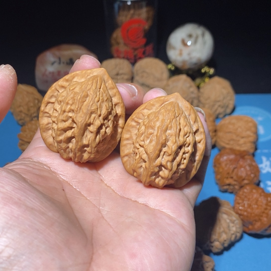 桃核吊坠38全品大红袍