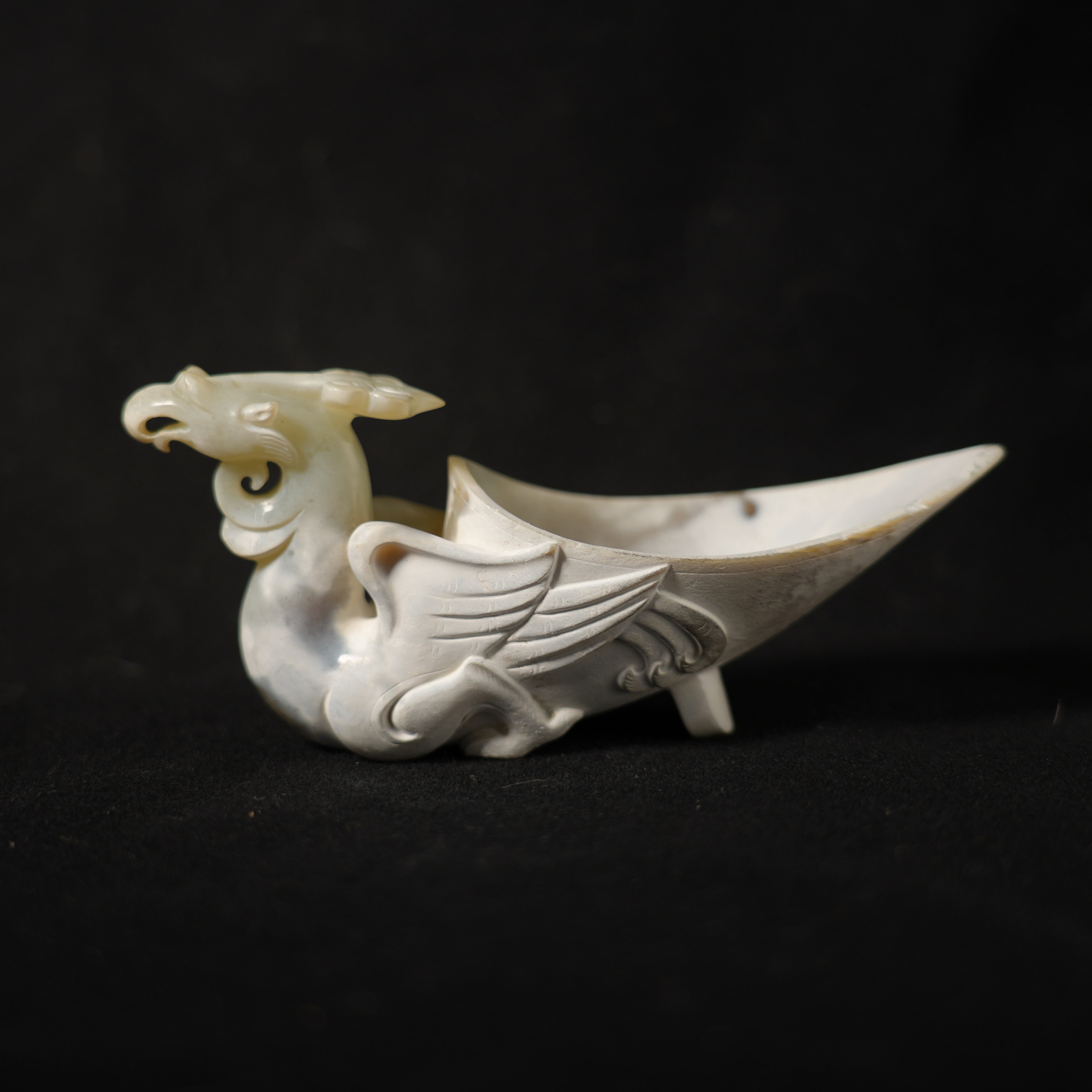 JM8  明 和田玉凤鸟匜杯