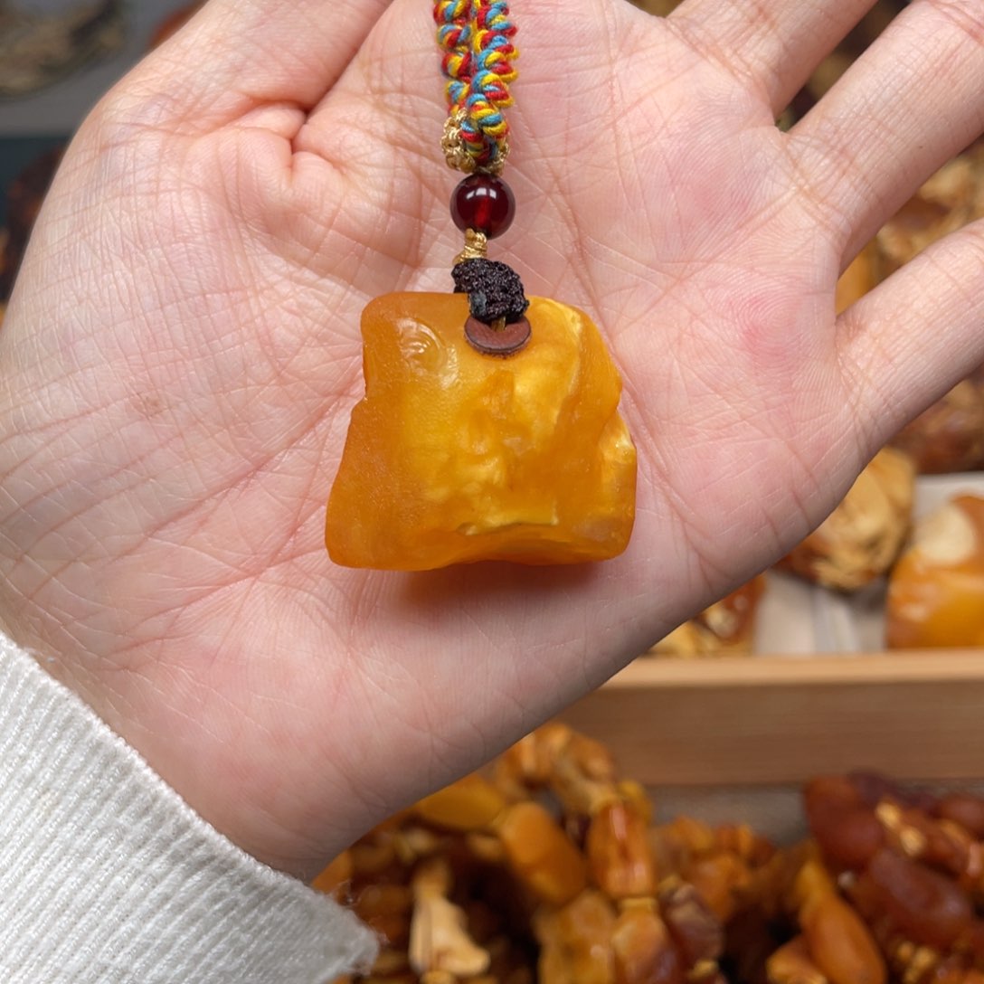 琥珀珠宝奇石未镶嵌