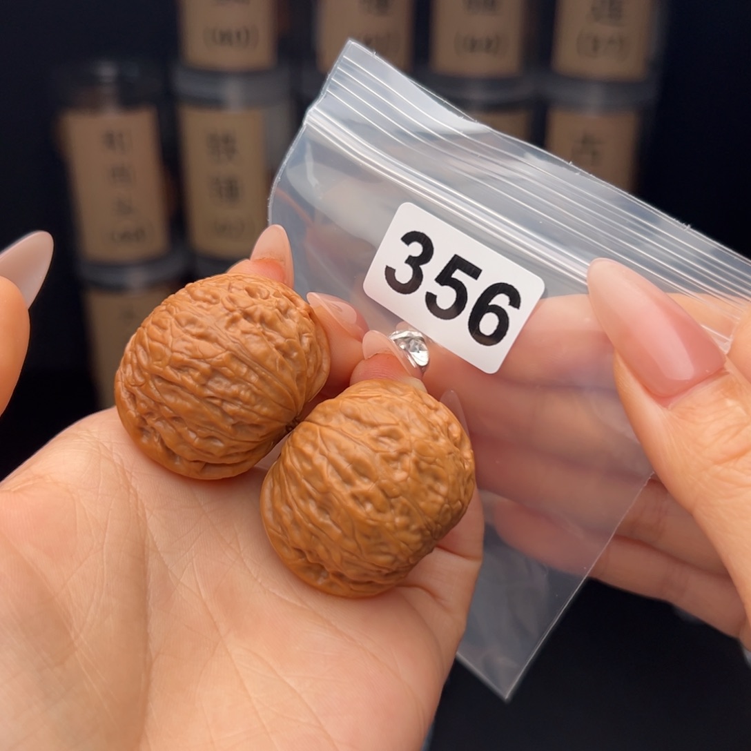 R***J吊坠文玩核桃铁锤