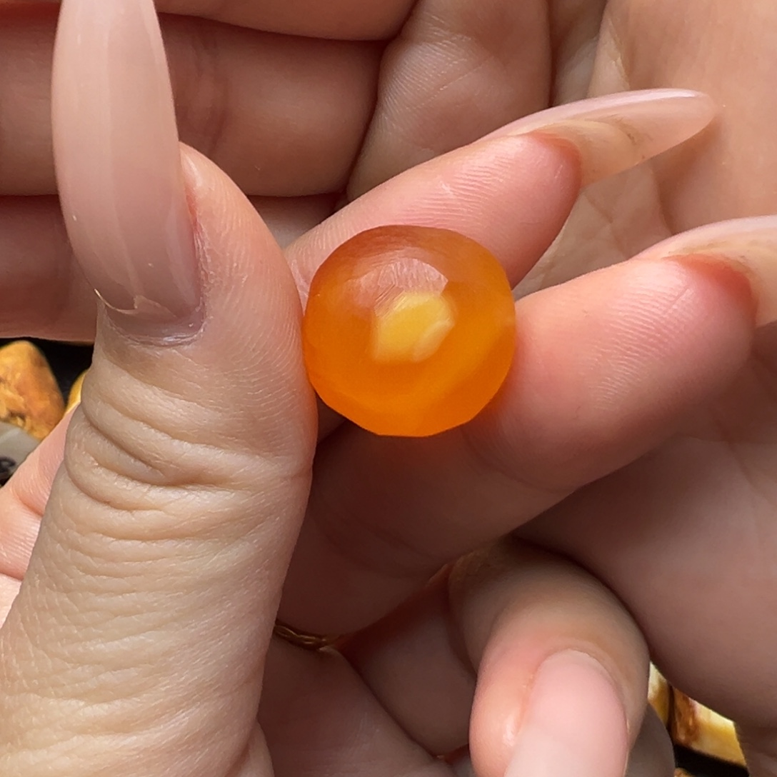 定制琥珀未镶嵌蜜蜡