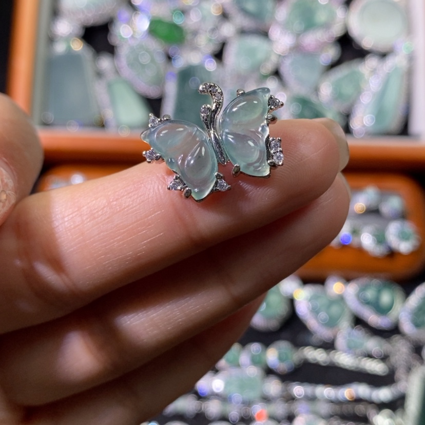 【闪购商品】翡翠颈饰未镶嵌天然