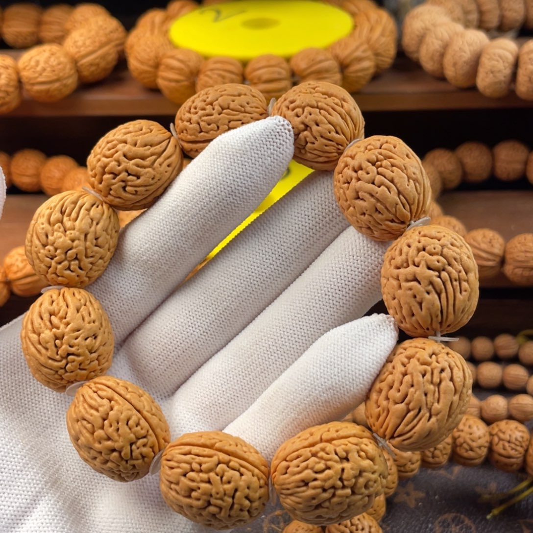 桃核吊坠大钱袋子