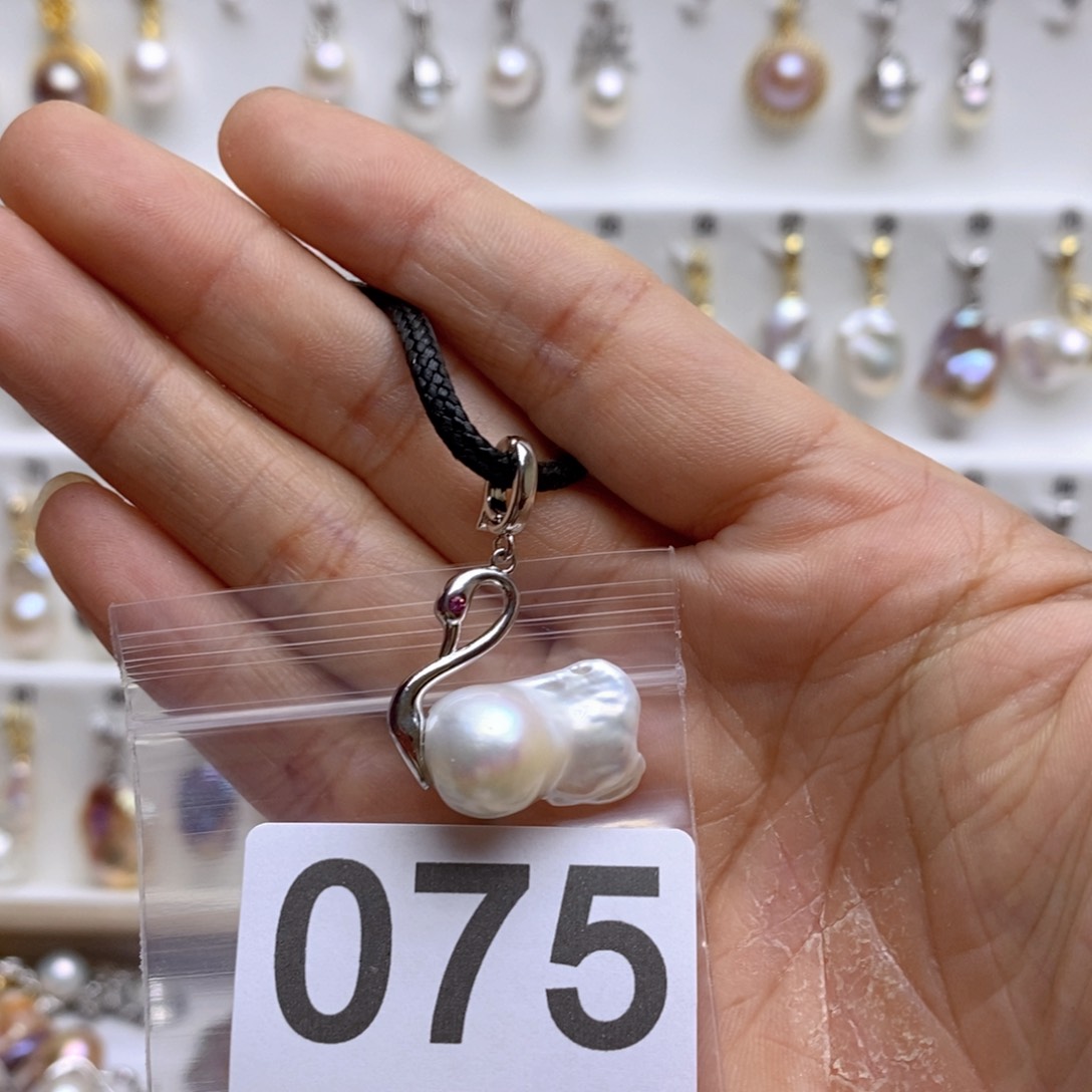 淡水珍珠颈饰银S925镶嵌75