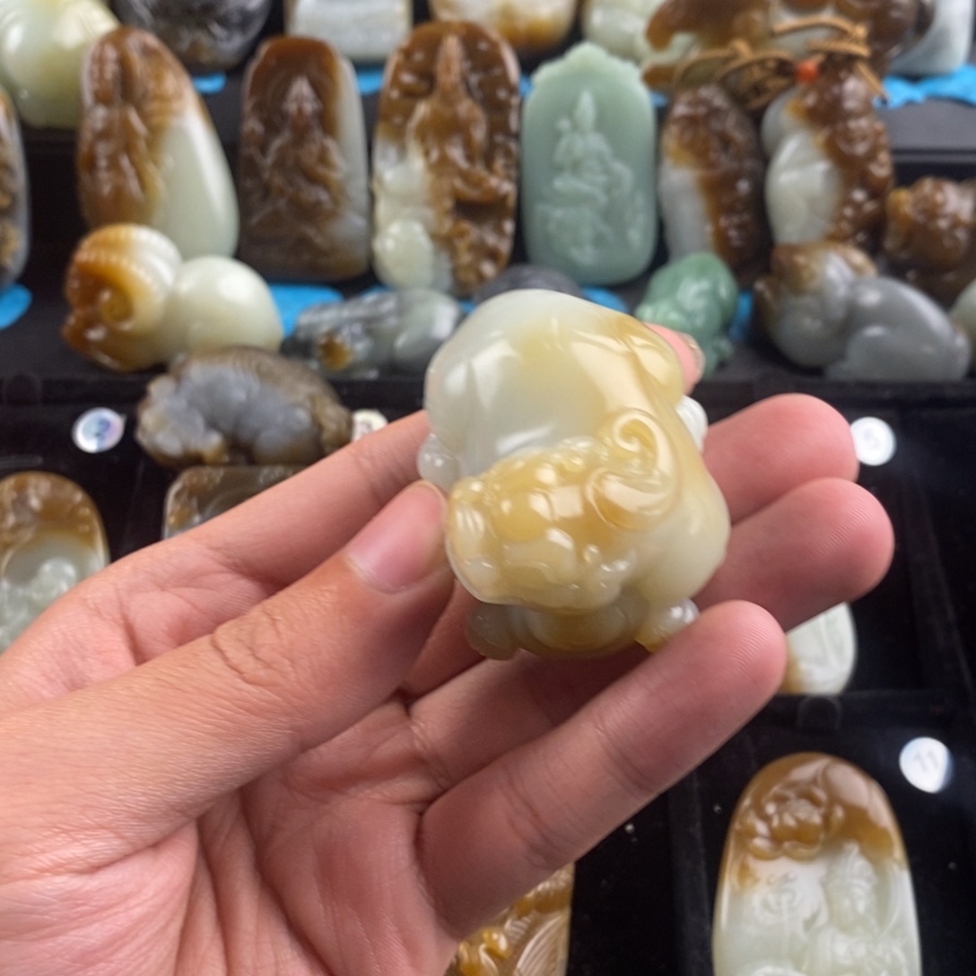 和田玉挂件未镶嵌